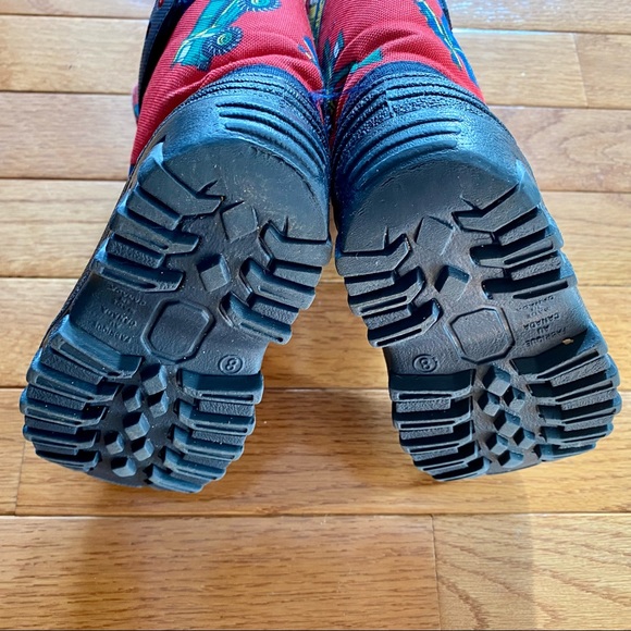 Like New! Tundra Toddler Kids Snow Boots in Navy/Red Truck, Size 8 - Picture 4 of 4